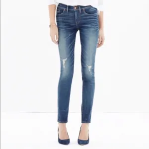 • Madewell • Skinny Skinny Distressed Jeans 24