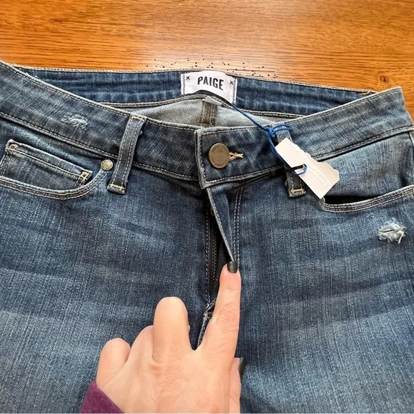 ⭐️ NWOT Paige Verdugo Ankle Ripped Knees Stretch Jeans Low Rise Size 28