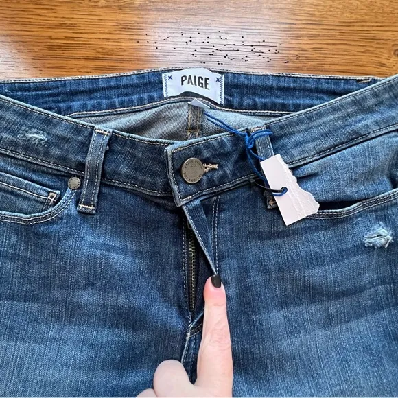 ⭐️ NWOT Paige Verdugo Ankle Ripped Knees Stretch Jeans Low Rise Size 28