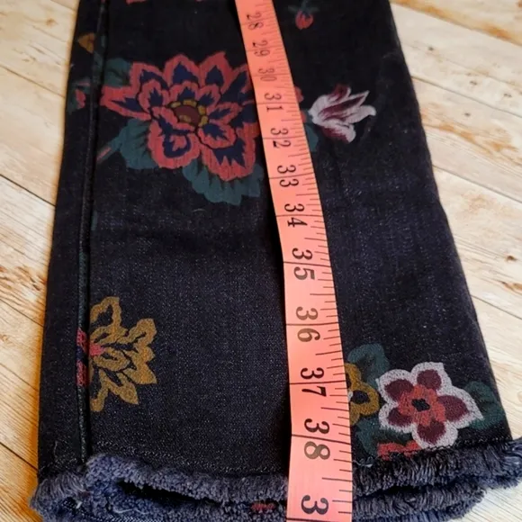 7 For All Mankind Roxanne Skinny Ankle Jeans | 7FAMK Denim | Raw Hem |EUC