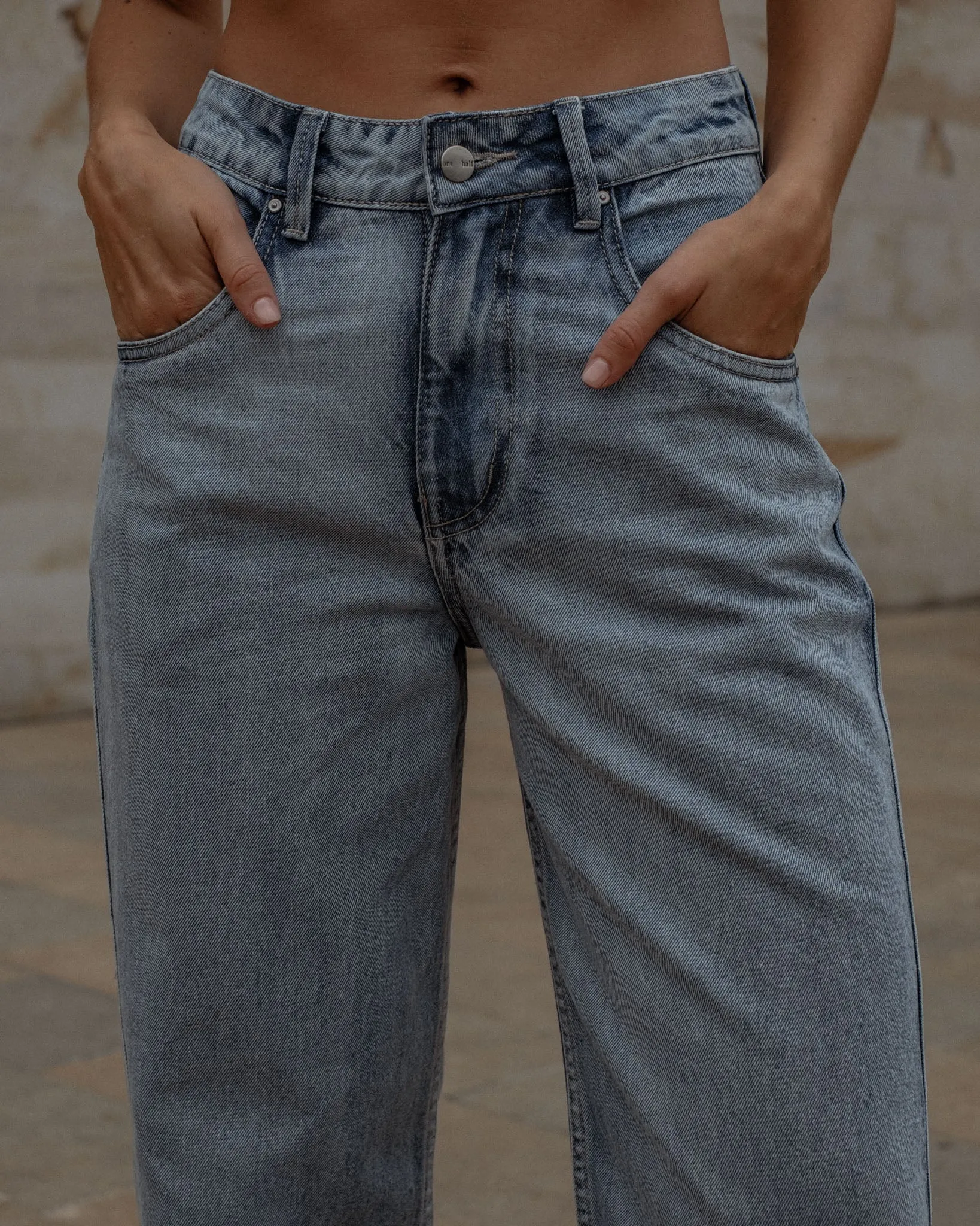 ANKLE STRAIGHT JEAN - LIGHT BLUE