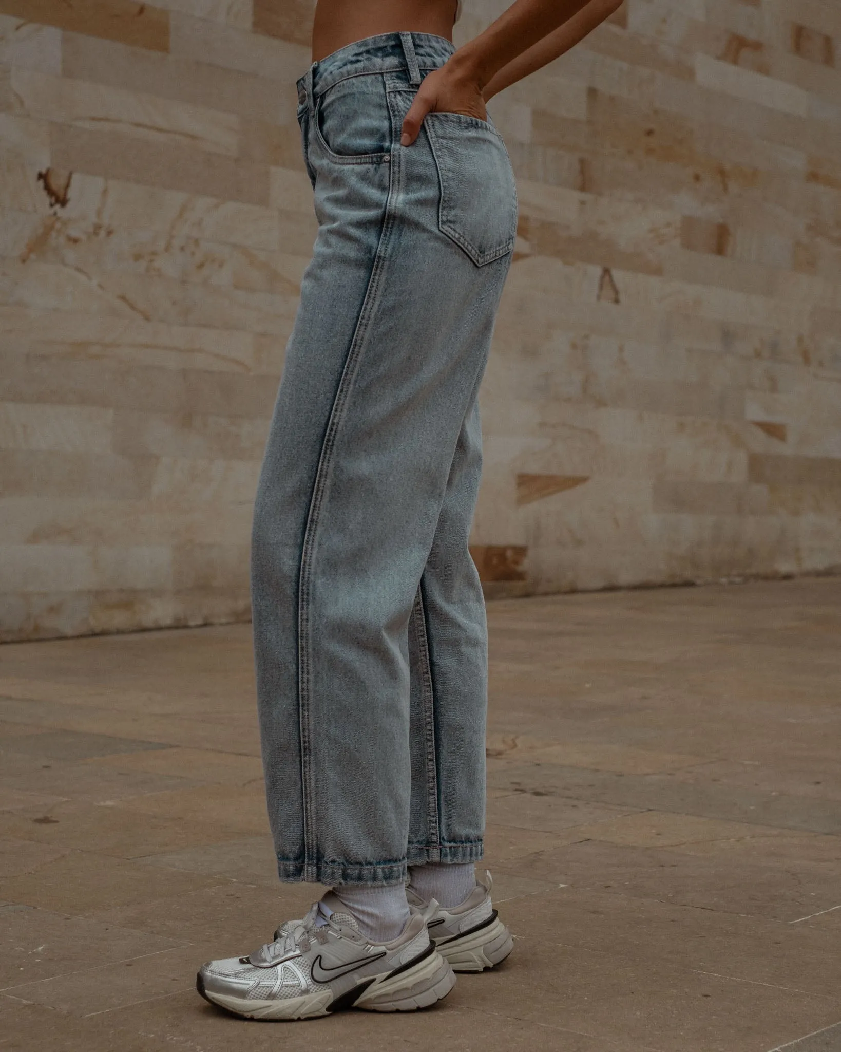 ANKLE STRAIGHT JEAN - LIGHT BLUE