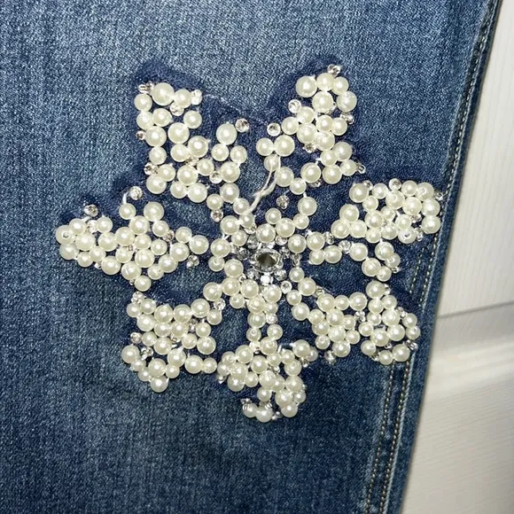 Boston Proper Embellished Snow Flake Medium Wash Denim Jeans(Size 8)