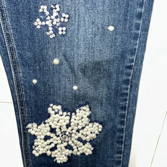 Boston Proper Embellished Snow Flake Medium Wash Denim Jeans(Size 8)
