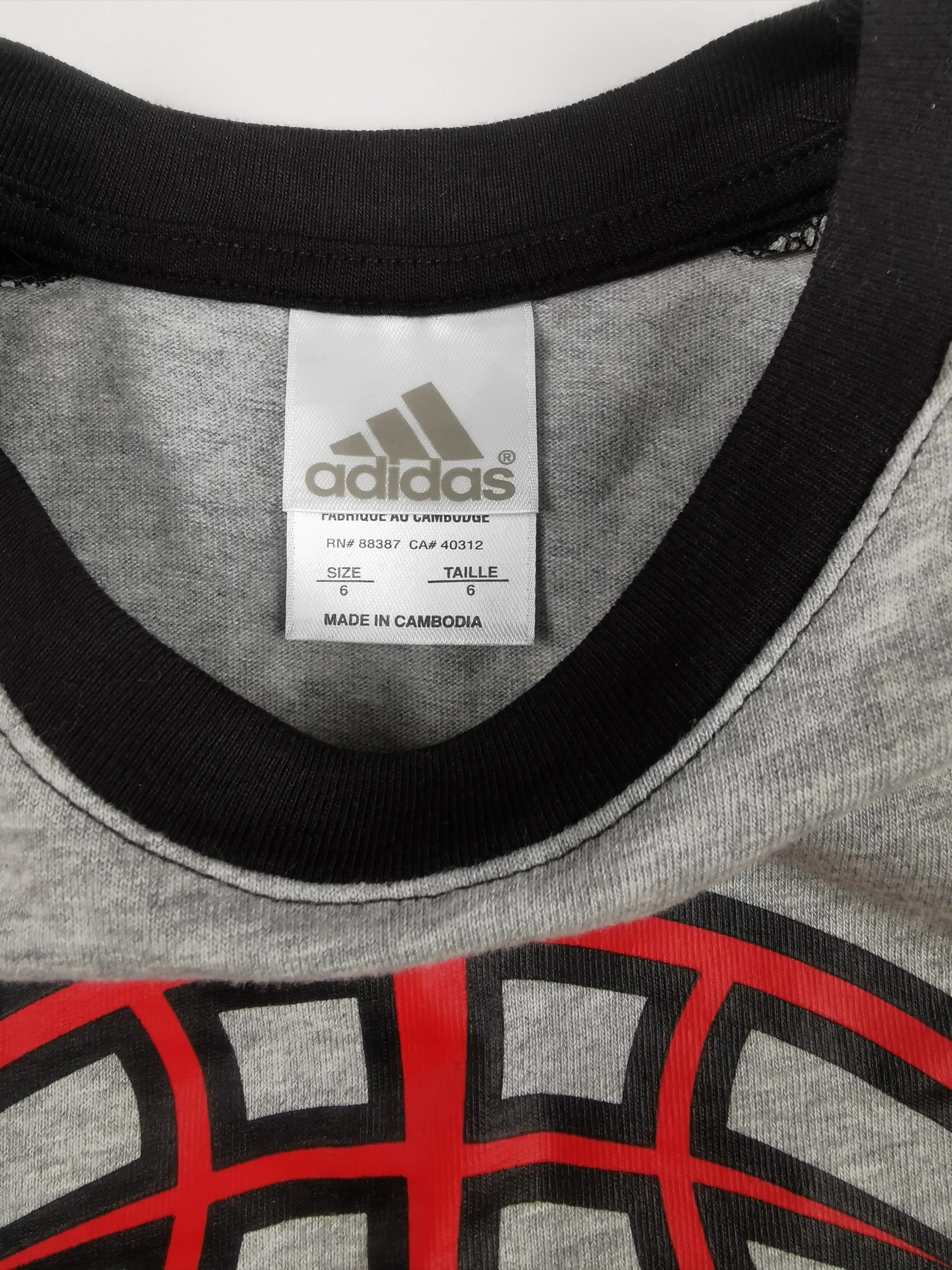BOY SIZE 6 YEARS - ADIDAS, Graphic Cotton T-Shirt EUC B49