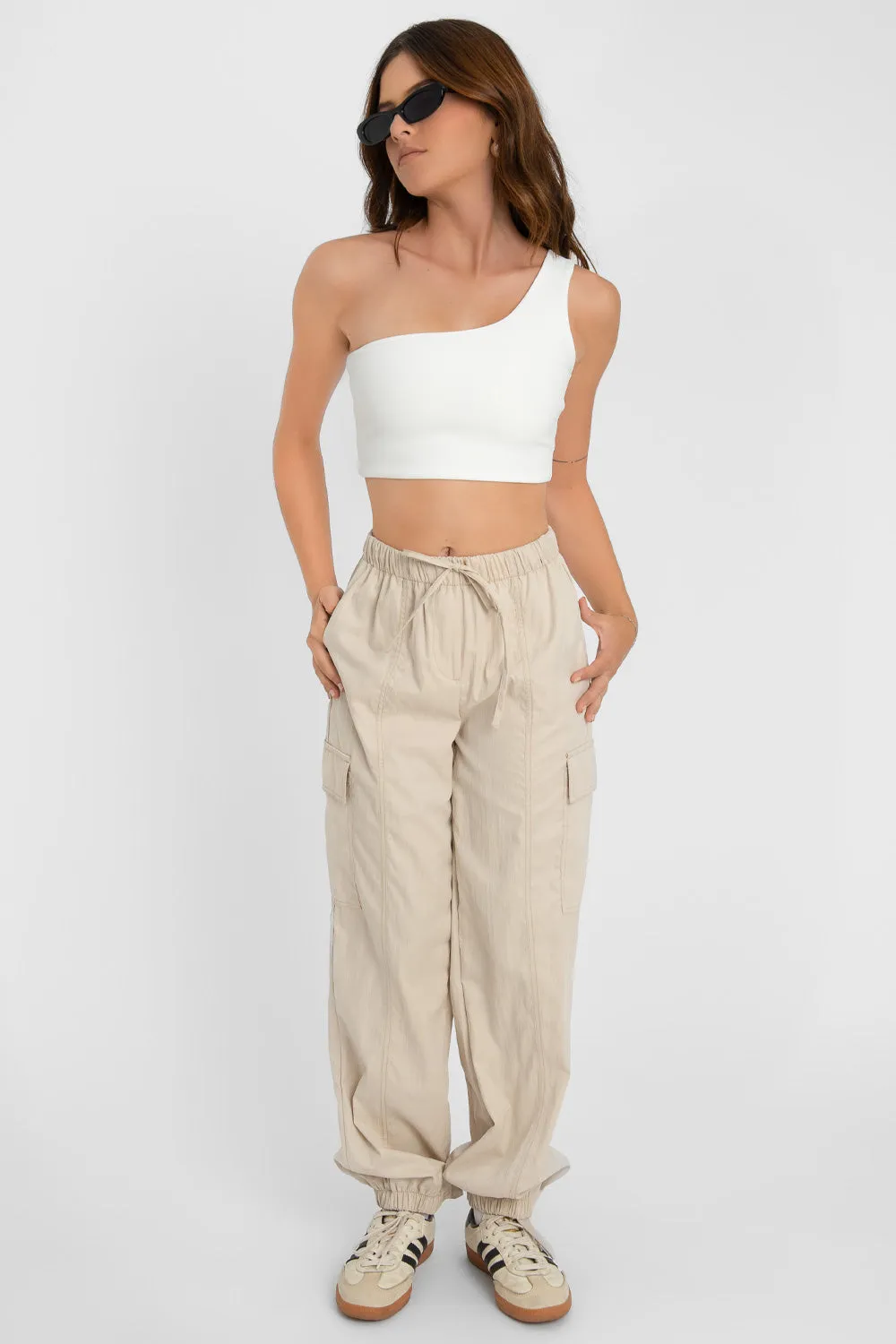 Crop top asimétrico un hombro