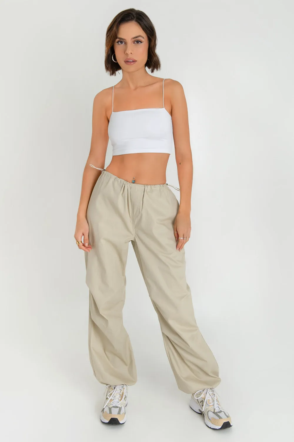 Crop top básico de tirantes elásticos