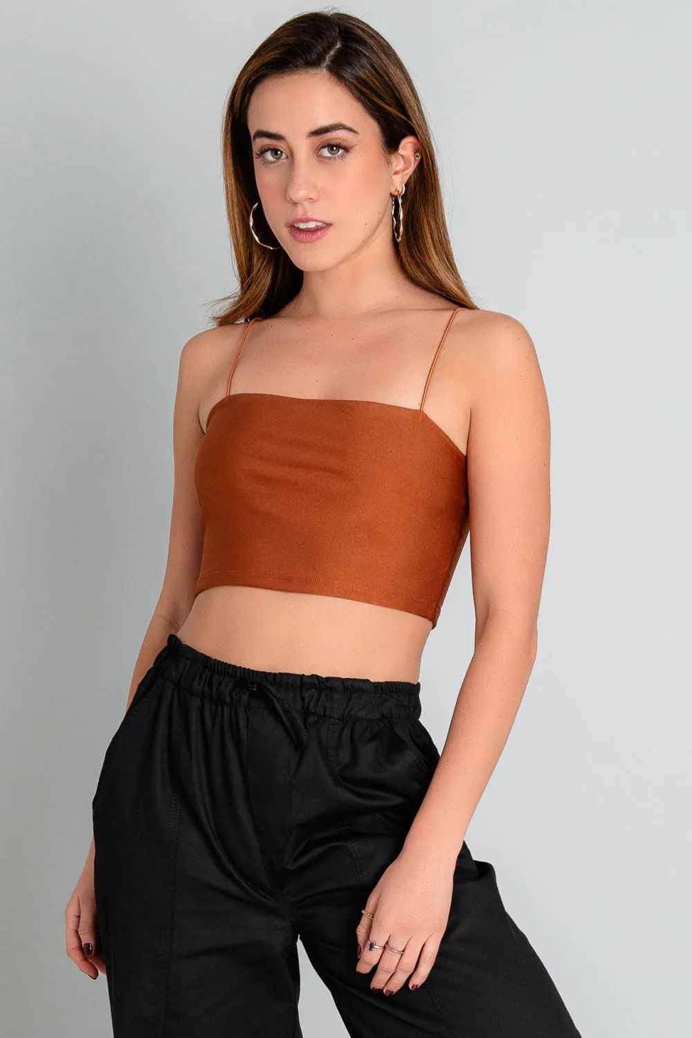 Crop top básico de tirantes elásticos