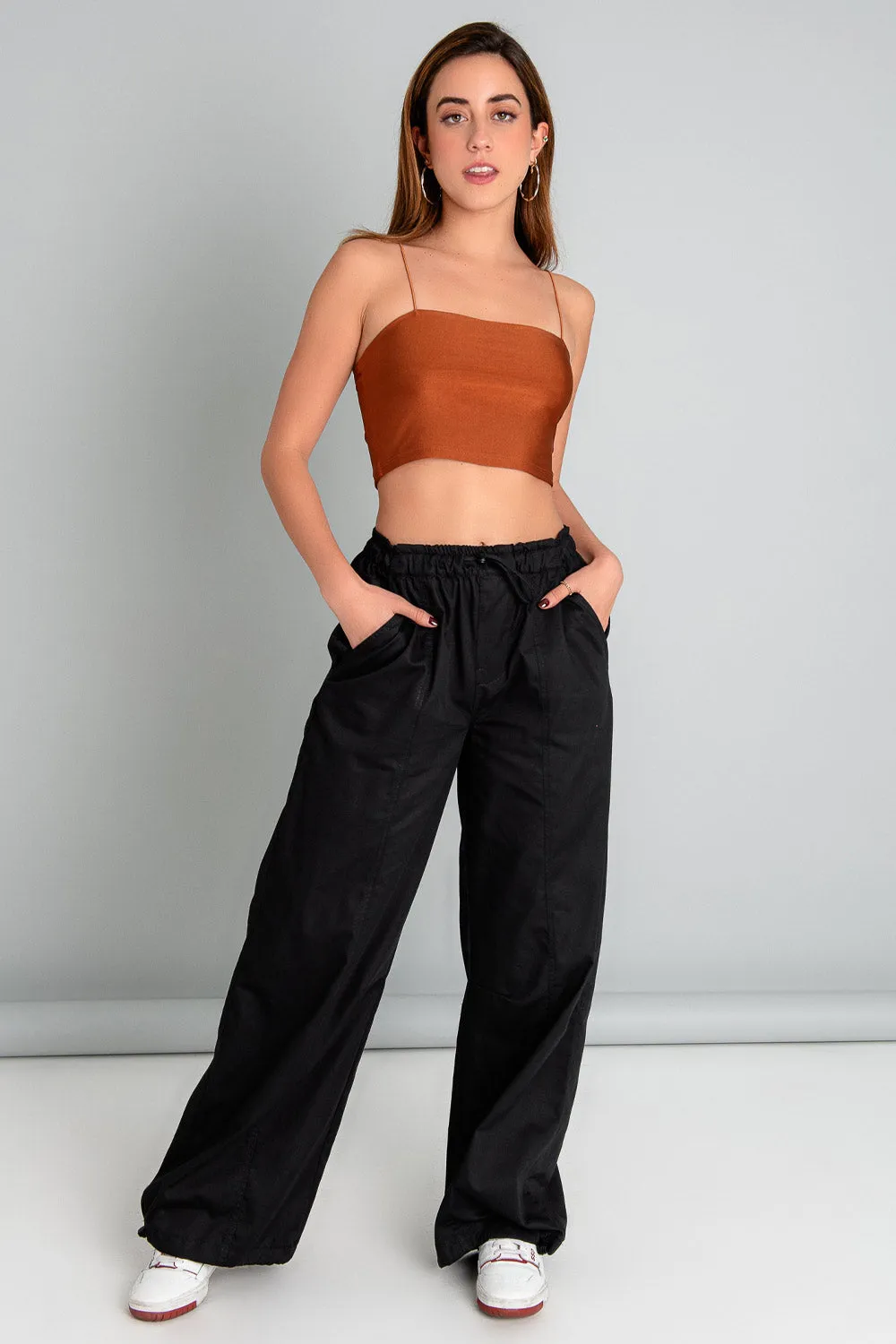 Crop top básico de tirantes elásticos