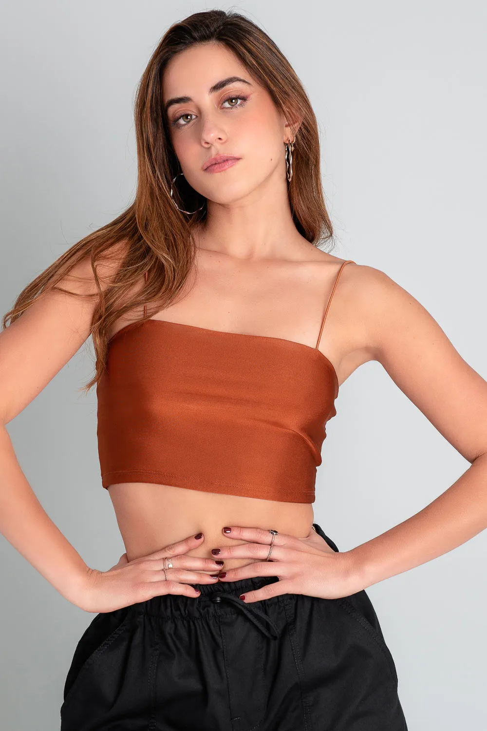 Crop top básico de tirantes elásticos