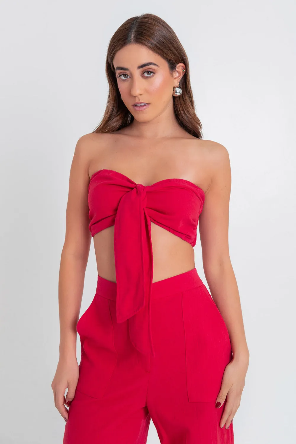 Crop top strapless escote corazón con nudo