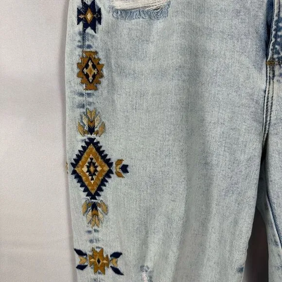 Driftwood Jeans Women’s Gizelle Geometric Embroidered Light Wash Ripped Ankle 29