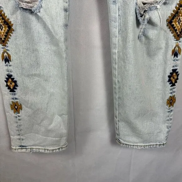 Driftwood Jeans Women’s Gizelle Geometric Embroidered Light Wash Ripped Ankle 29