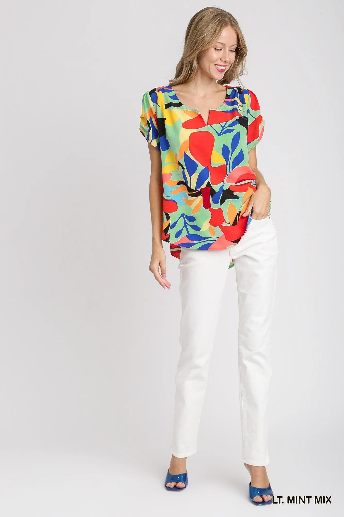 Everleigh Short Sleeved Abstract Print Top In Mint Mix