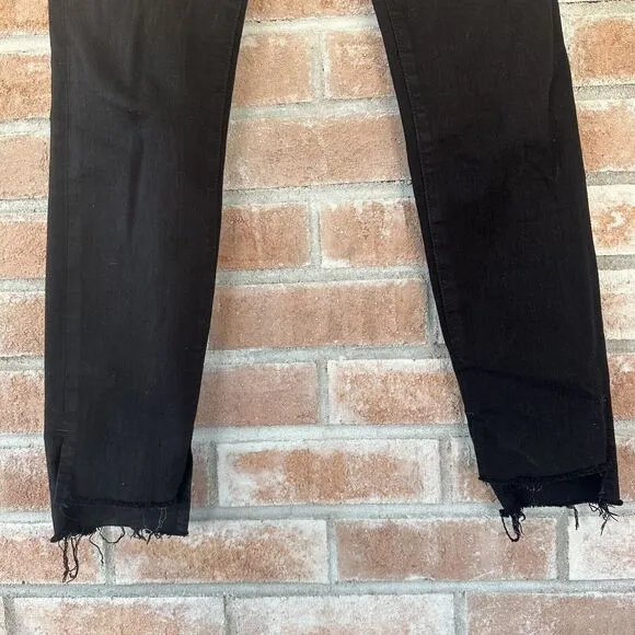 FRAME Le Skinny de Jeanne Raw Stagger Hem Jeans Black Size 27