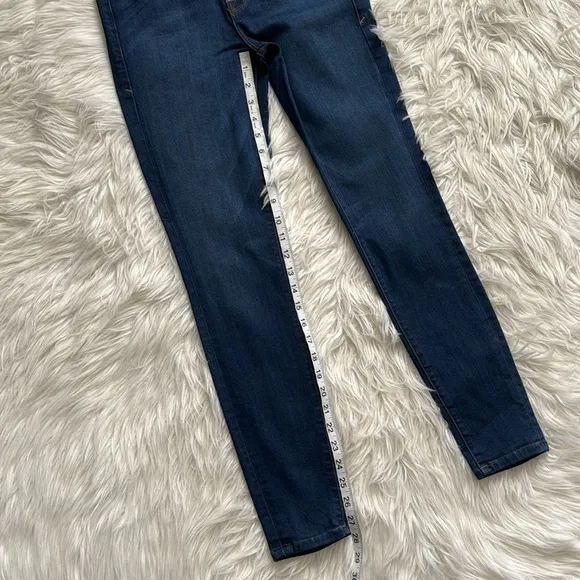 Good American &quot;Good Waist&quot; Skinny Jeans Size 4/27