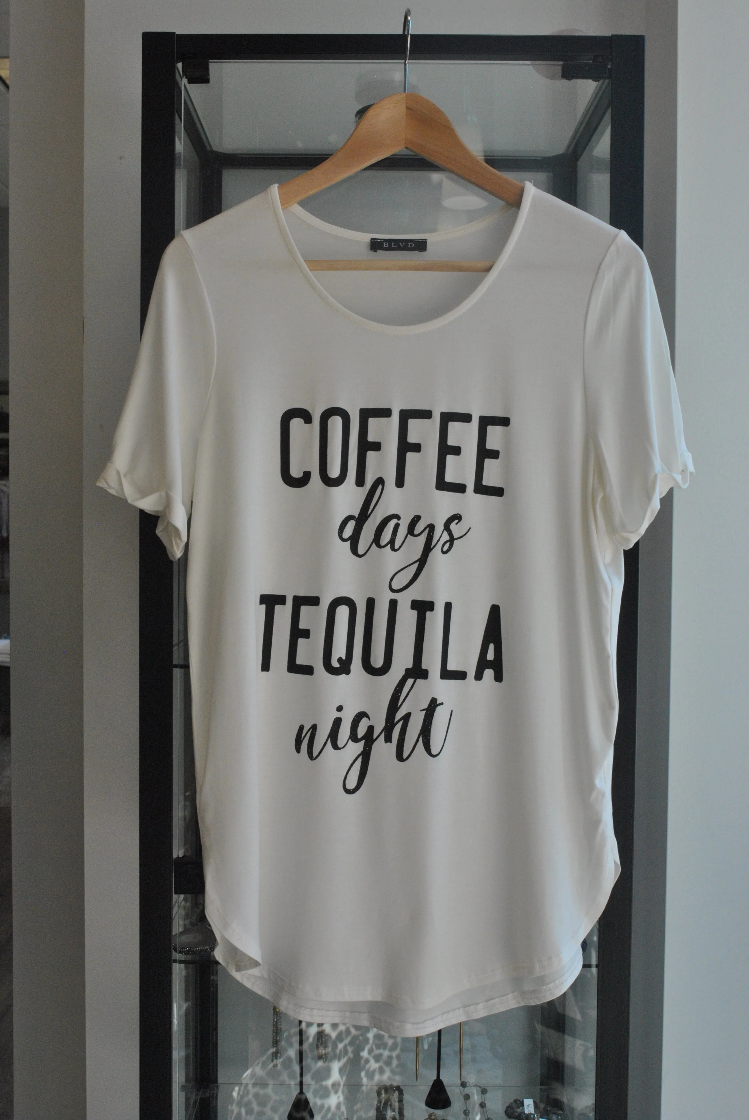GRAPHIC T-SHIRT - WHITE