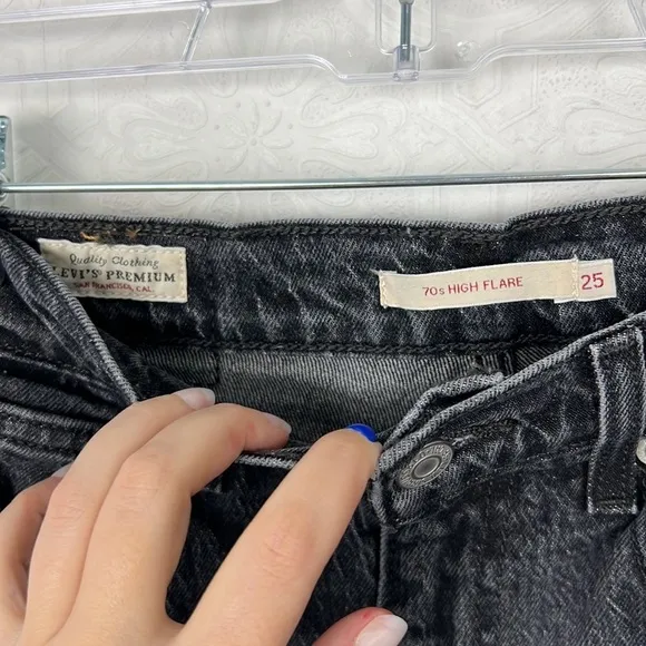 Levi’s 70s High Flare Black Acid Wash High Waisted Waist 25 Premium Jeans Denim