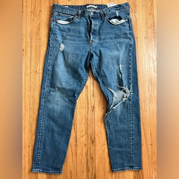 Levi's Wedgie Straight Distressed Jeans Size 33
