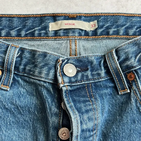Levi's Wedgie Straight Distressed Jeans Size 33