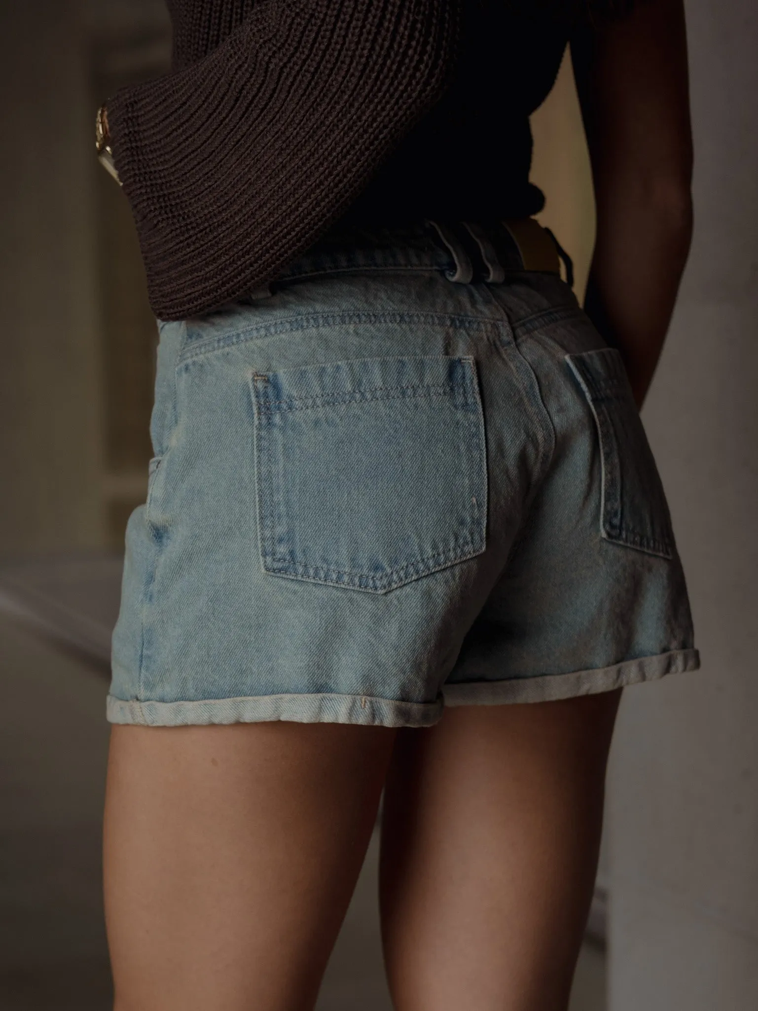 LOW RISE DENIM SHORT  - DIRTY ICE BLUE