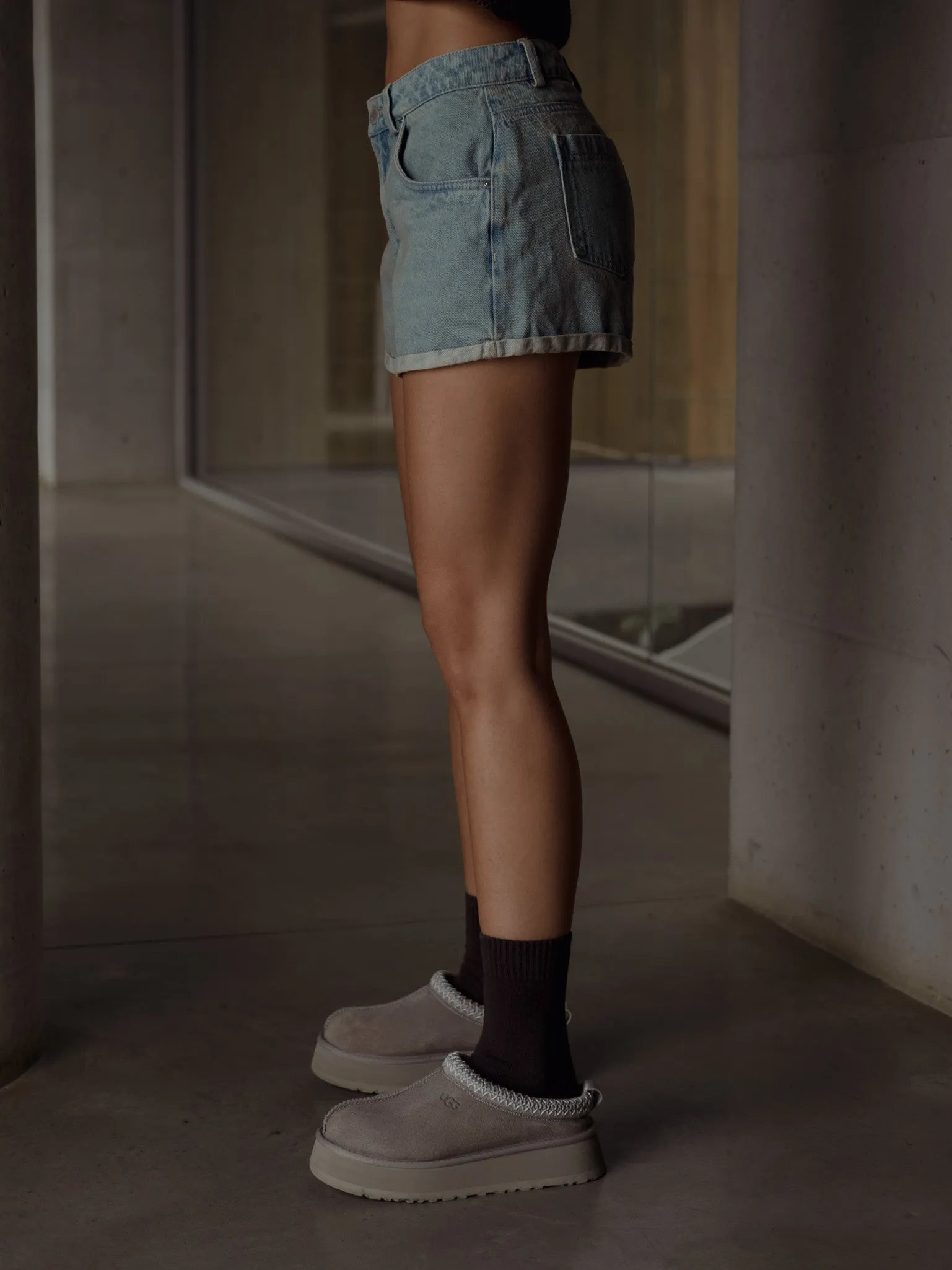 LOW RISE DENIM SHORT  - DIRTY ICE BLUE