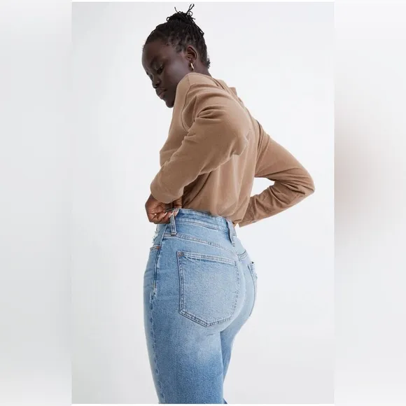 Madewell The Curvy Perfect Vintage Jean in Denman Wash: Ripped Edition