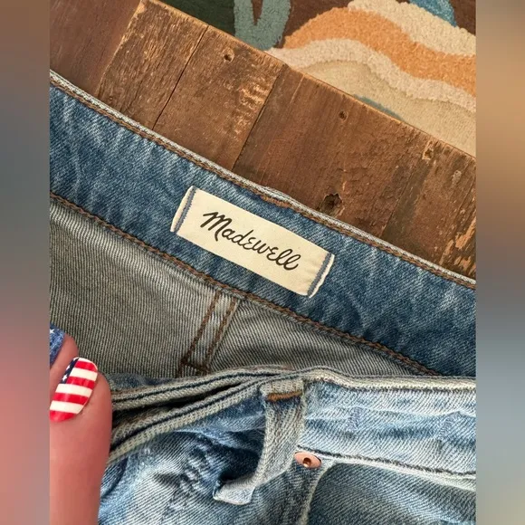 Madewell The Curvy Perfect Vintage Jean in Denman Wash: Ripped Edition
