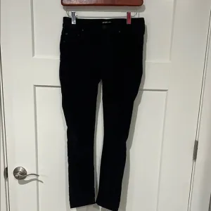 Mother Black Velvet Skinny Ankle Jeans Sz 26
