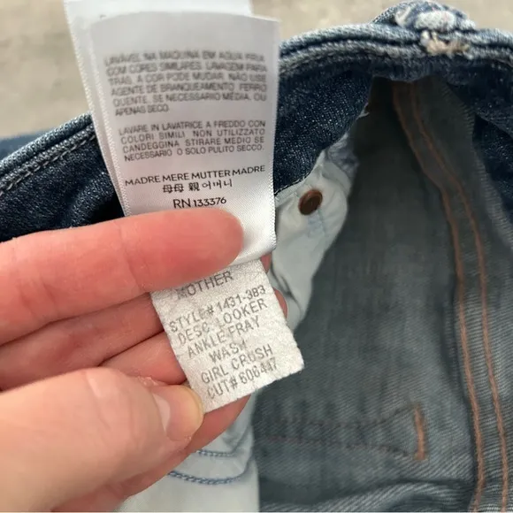 MOTHER the looker ankle fray blue jeans in girl crush wash raw hem size 26