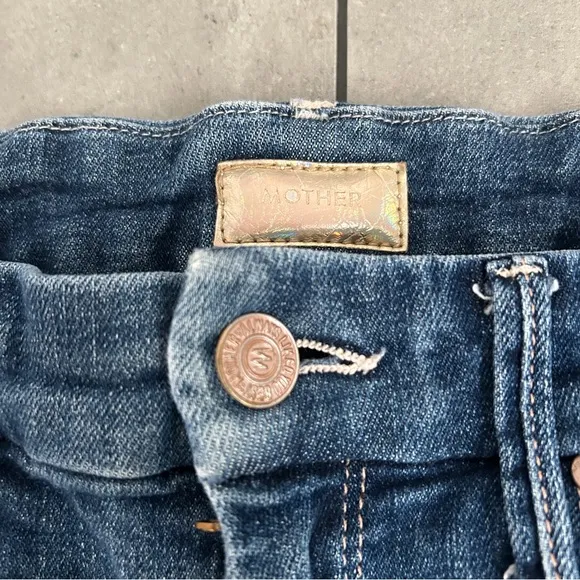 MOTHER the looker ankle fray blue jeans in girl crush wash raw hem size 26