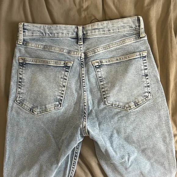 NWT Topshop Jamie Ripped Jeans in bleach