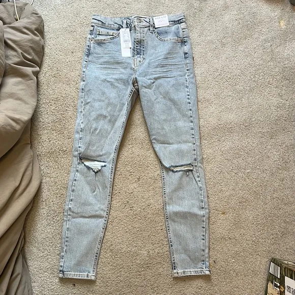 NWT Topshop Jamie Ripped Jeans in bleach