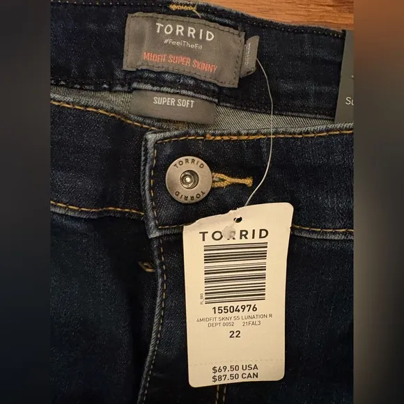 NWT TORRID Midfit Super Skinny Jeans Size 22