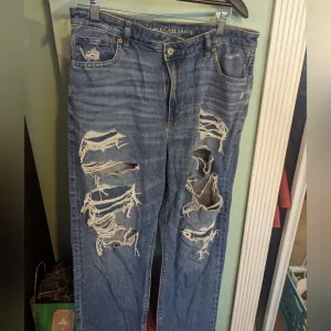 🔥NWT:🔥American Eagle ripped jeans