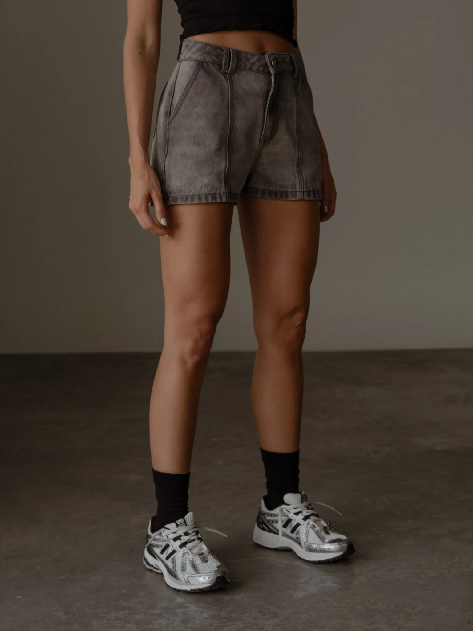PANELLED DENIM SHORT - VINTAGE GRAY