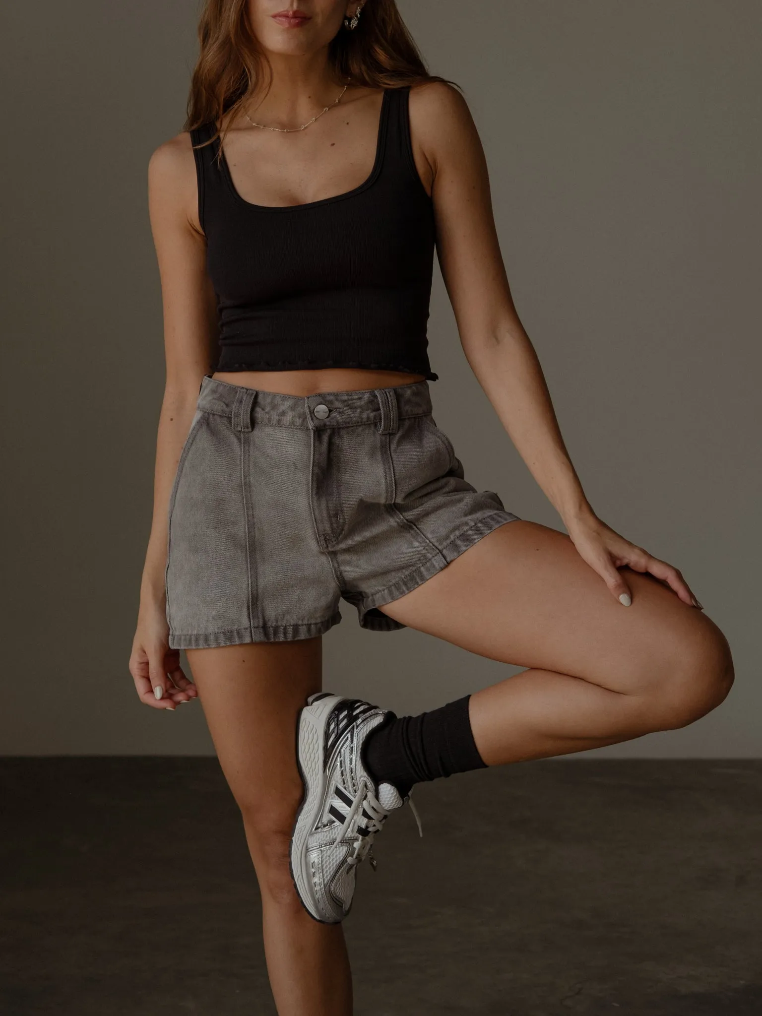 PANELLED DENIM SHORT - VINTAGE GRAY