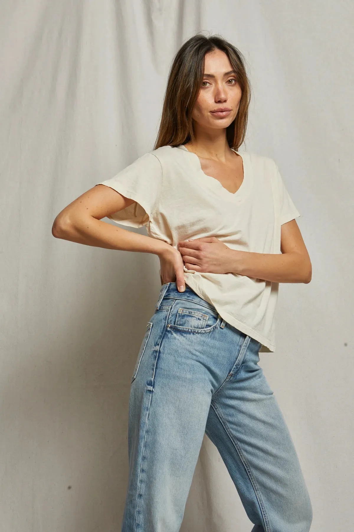 Perfect White Tee Hendrix Short Sleeve V-Neck