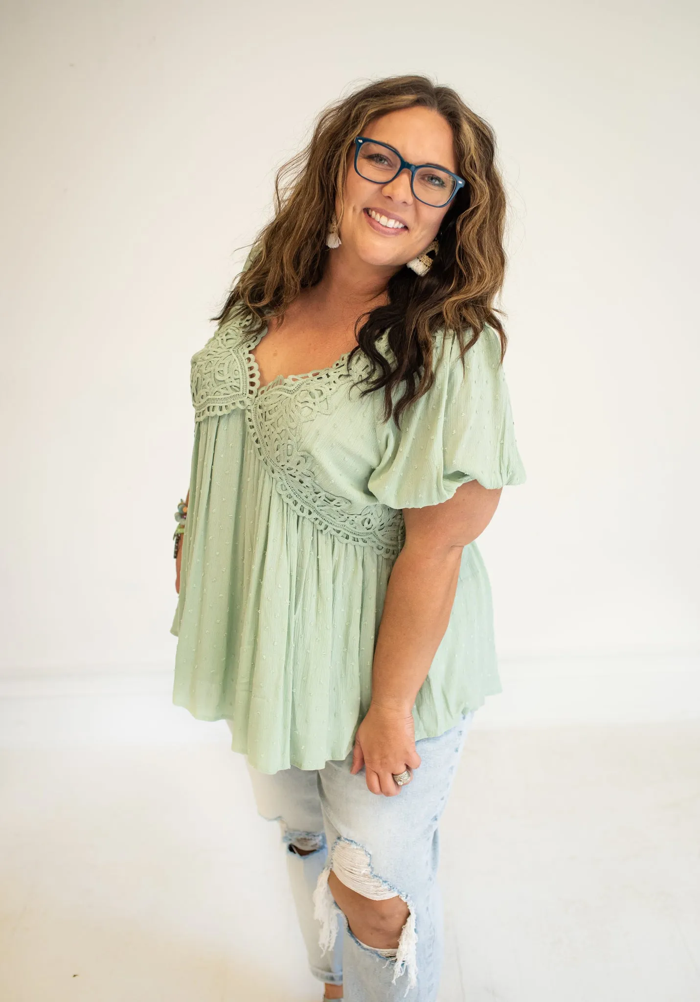 Ripped Stretch Mom Jeans