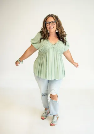 Ripped Stretch Mom Jeans