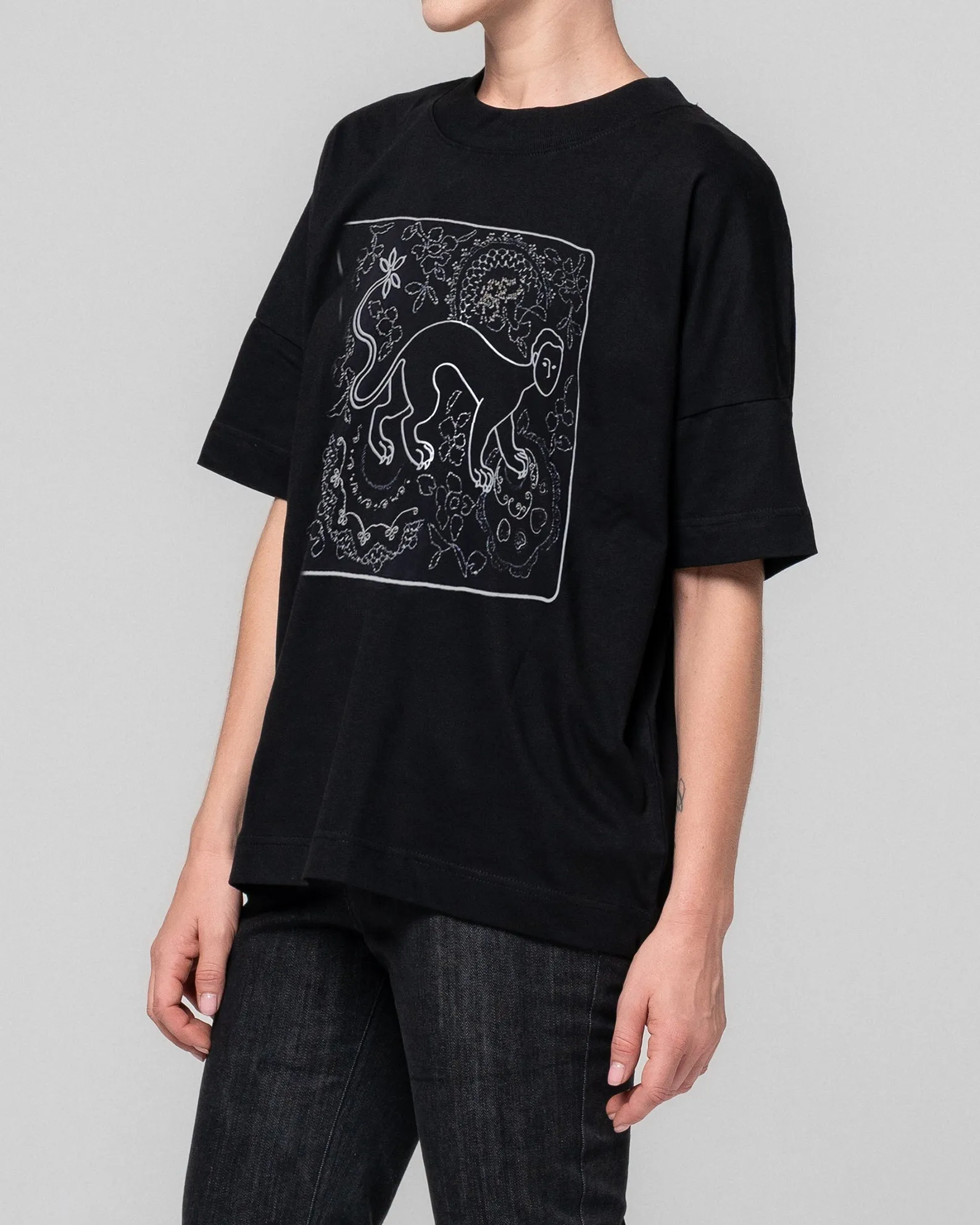 TATI EMBELLISHED BLACK T-SHIRT