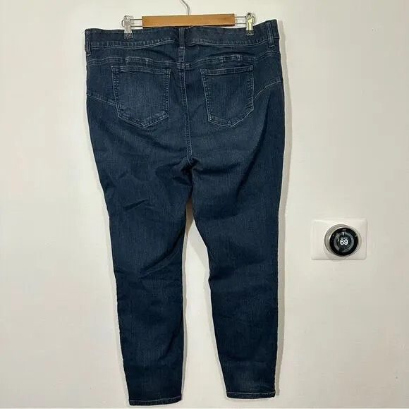 Torrid Premium Denim Bombshell Skinny Dark Blue Jeans size 20S