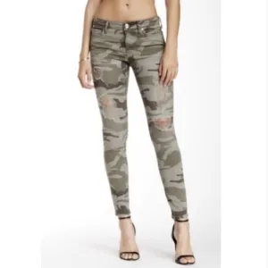 True Religion Jeans Halle Mid Rise Super Skinny Green Camo Distressed Size 26
