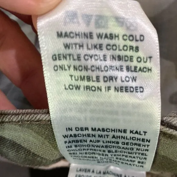 True Religion Jeans Halle Mid Rise Super Skinny Green Camo Distressed Size 26