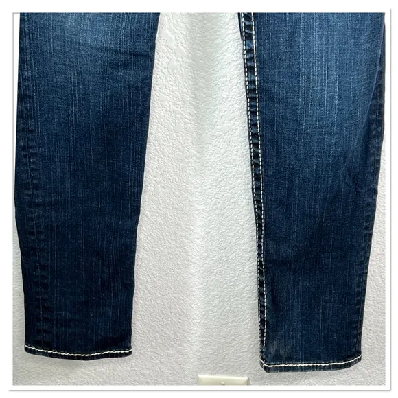 True Religion Skinny w/Flaps Jeans Sz 32