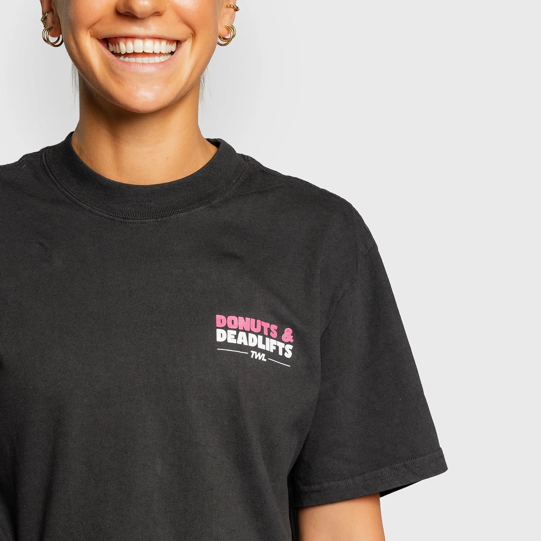TWL - LIFESTYLE OVERSIZED T-SHIRT - DONUTS & DEADLIFTS - BLACK