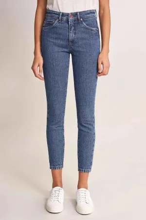 Vaqueros Push In Secret Glamour Capri Con Detalles Laser en el Bolsillo