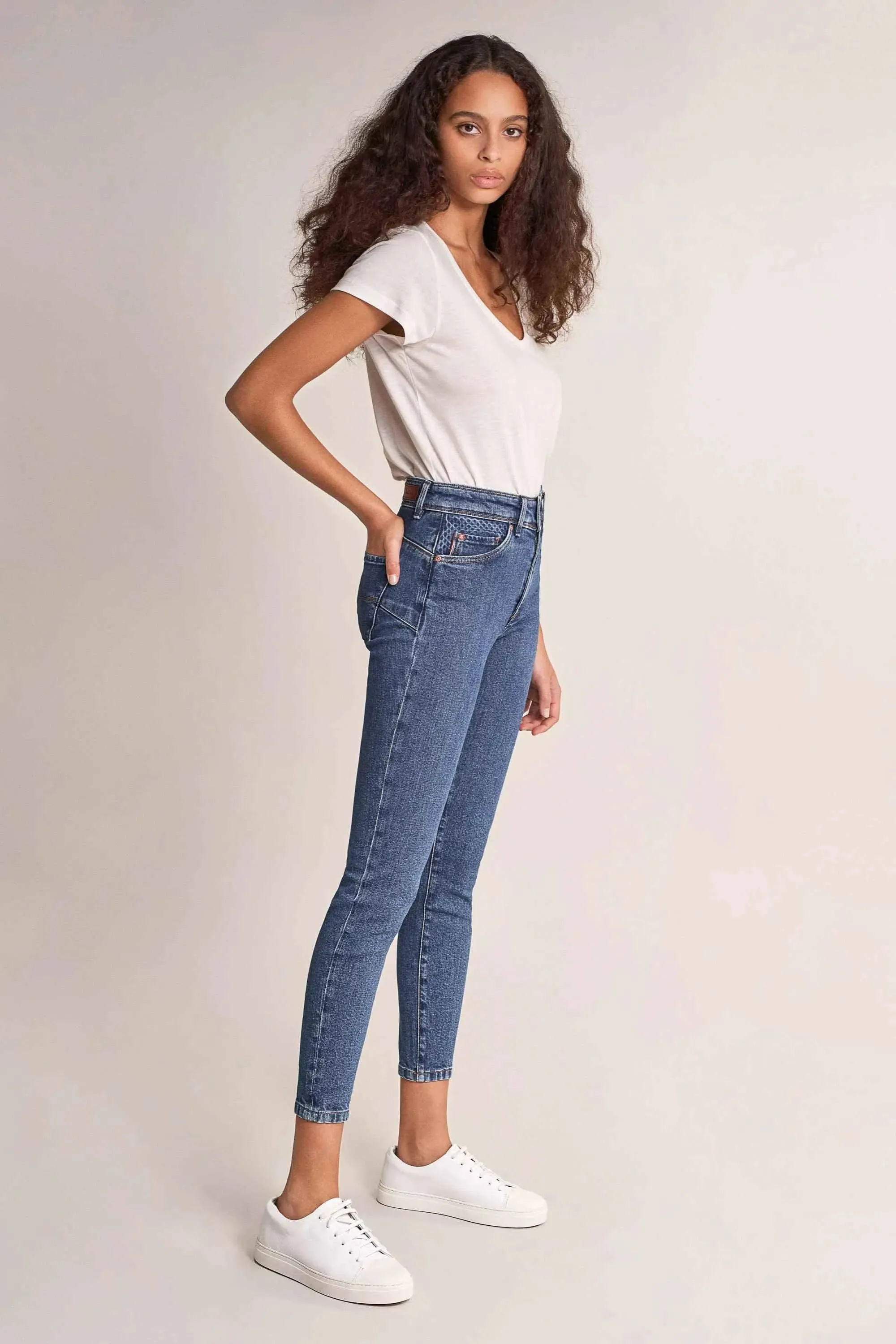 Vaqueros Push In Secret Glamour Capri Con Detalles Laser en el Bolsillo