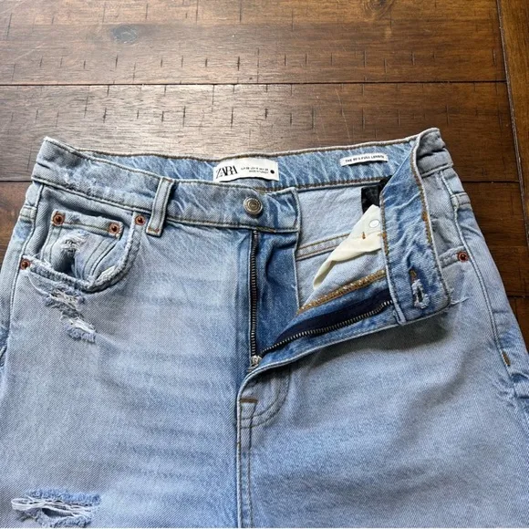 Zara 90s Full Length Wide Leg Destroyed Distressed high waisted Jeans size 6
